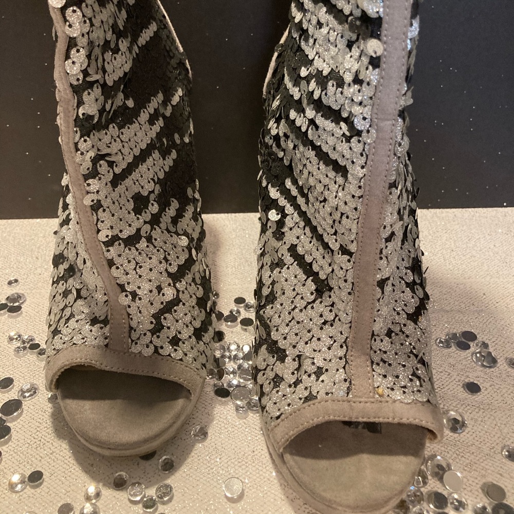 Wild Diva black/silver sequined heeled booties - Picture 2 of 7